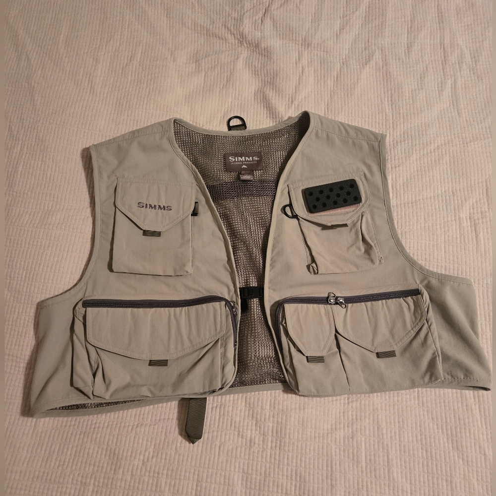 BNWOT Simms Fly Fishing Vest Size XXL